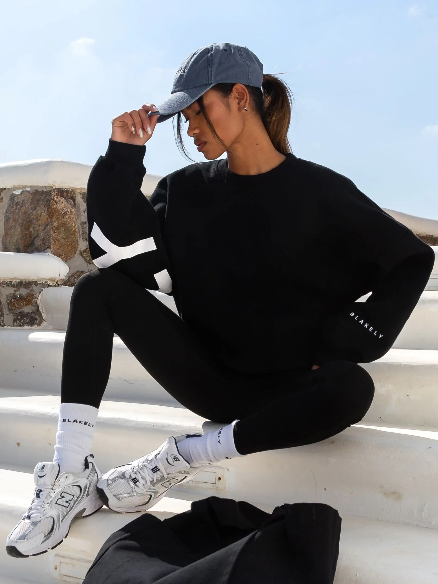 Isabel Oversized Jumper - Black - Image 4