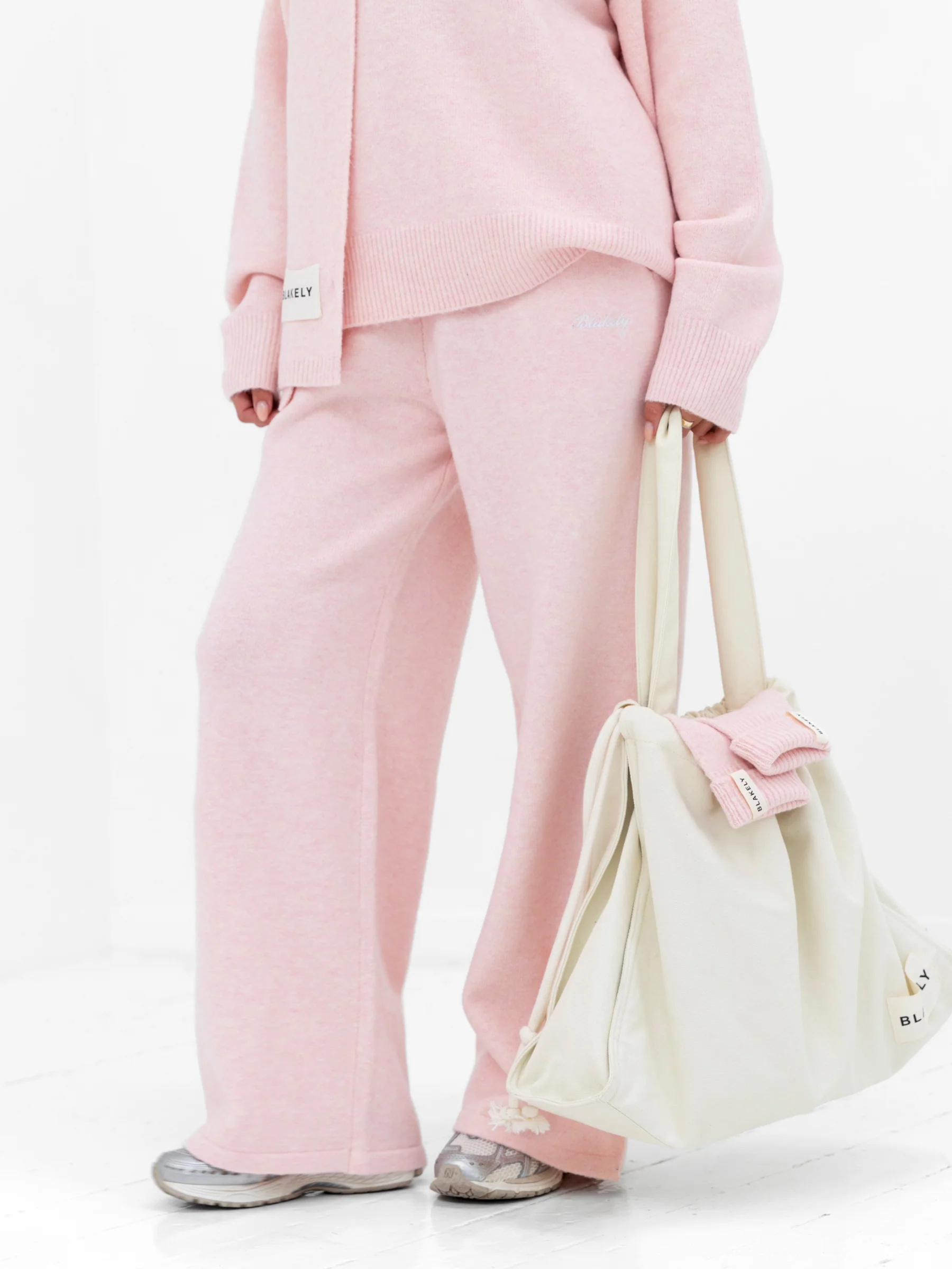 Knitted Wide Leg Sweatpants - Marshmallow Pink - Image 4