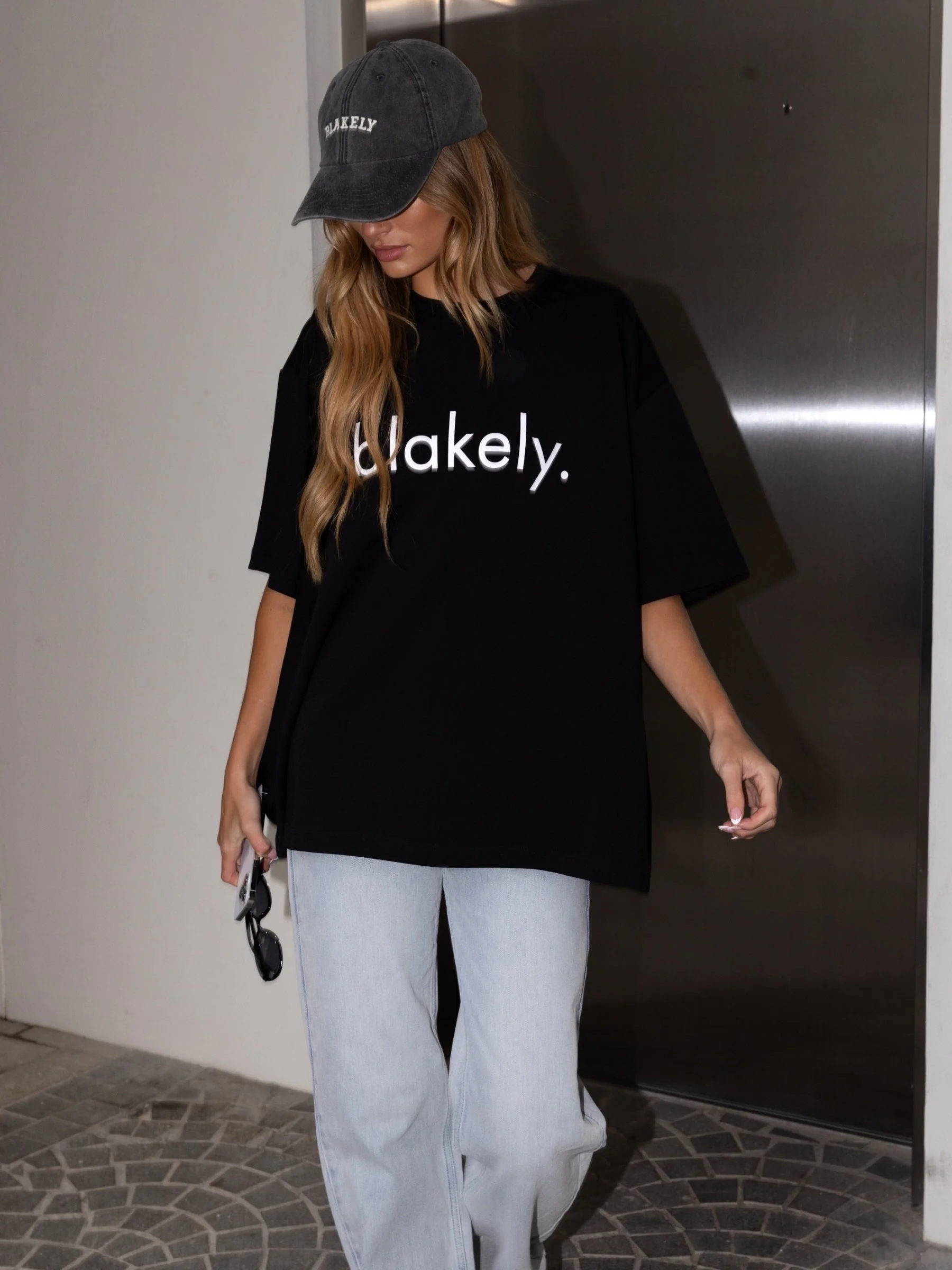 Logo Ultra Oversized T-Shirt - Black - Image 5