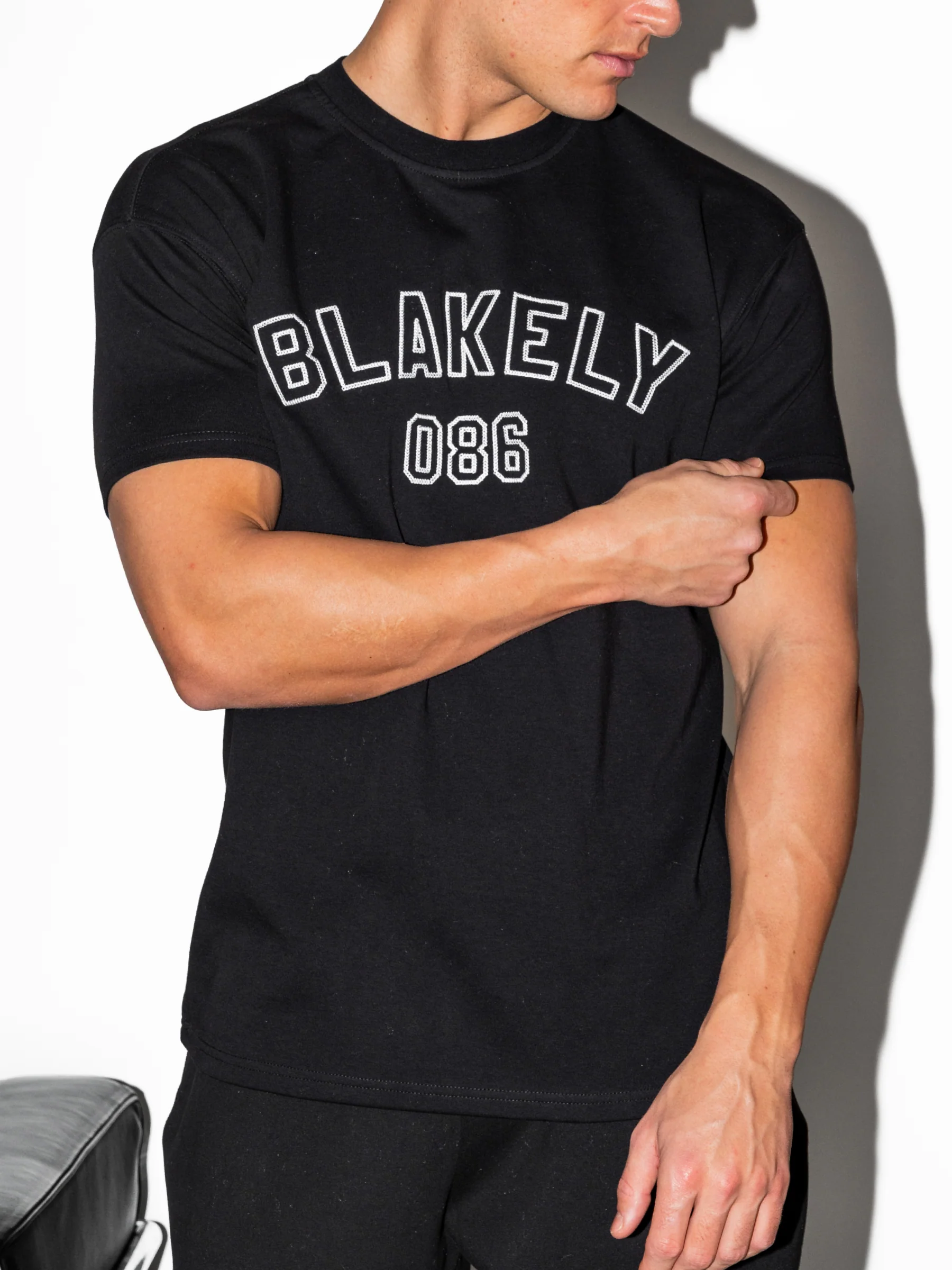 Miles Chain Stitch Relaxed T-Shirt - Black - Image 4