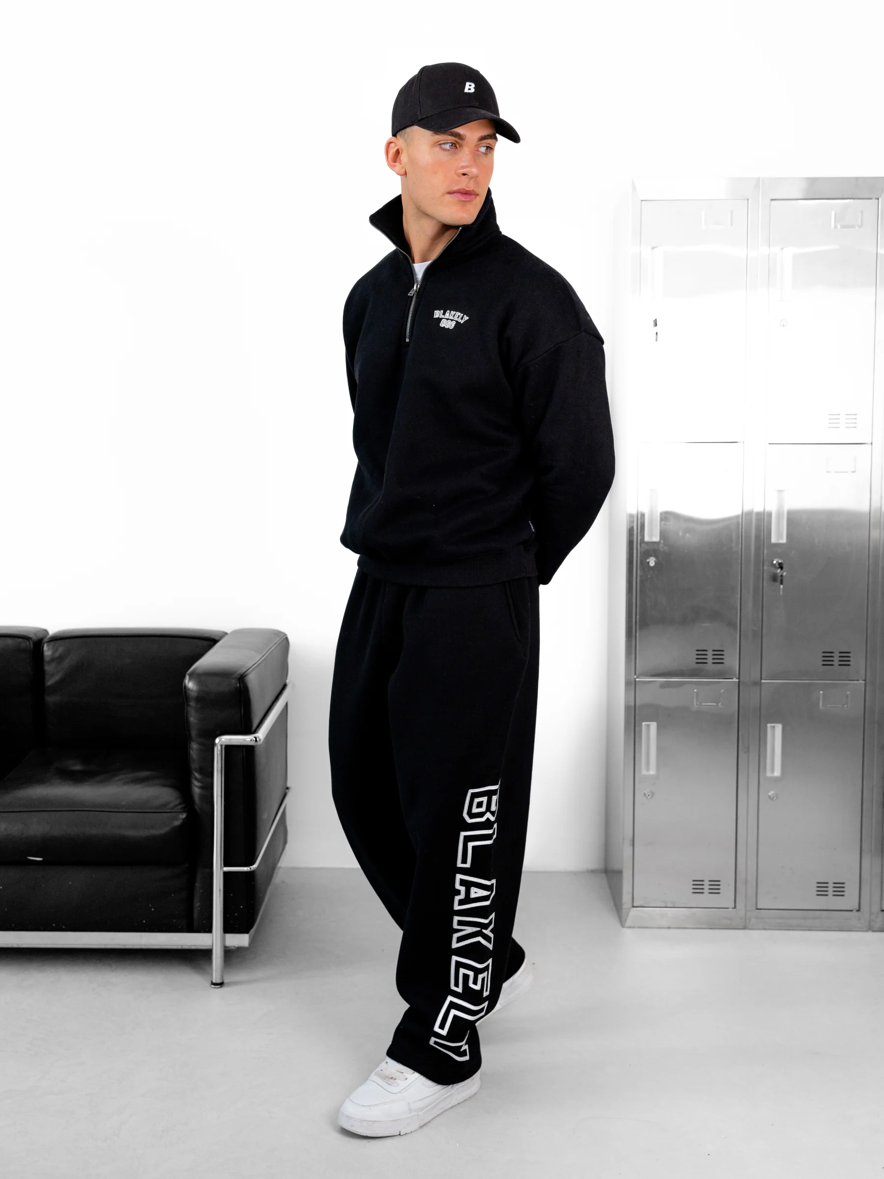 Miles Relaxed 1/4 Zip Jumper - Black - Image 2