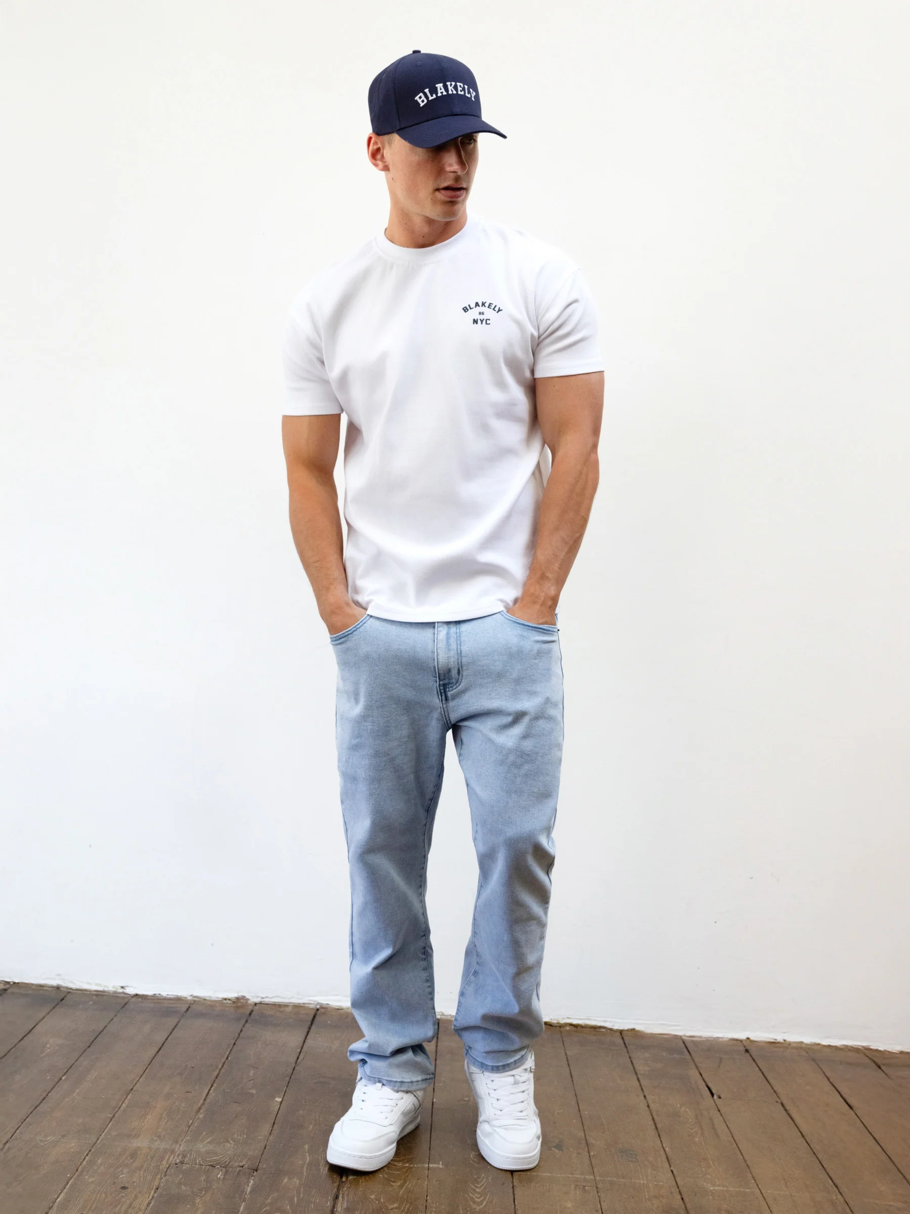 NYC Relaxed T-Shirt - White & True Navy - Image 4