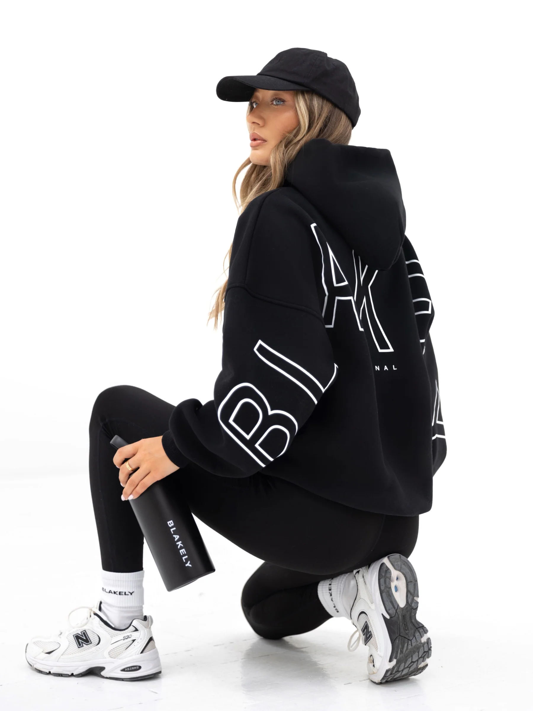 Outline Isabel Oversized Hoodie  - Black - Image 5