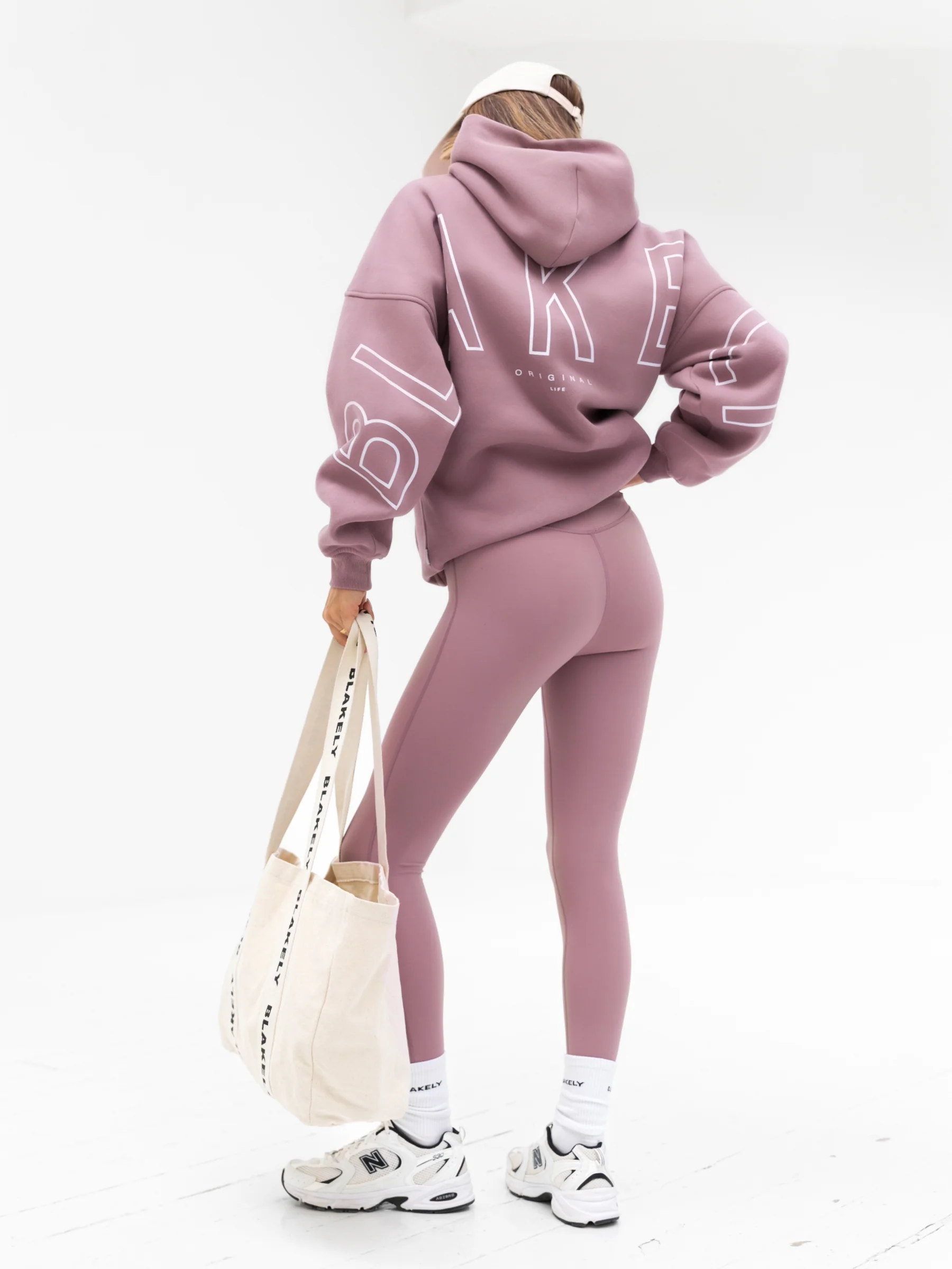 Outline Isabel Oversized Hoodie - Dusty Pink - Image 3
