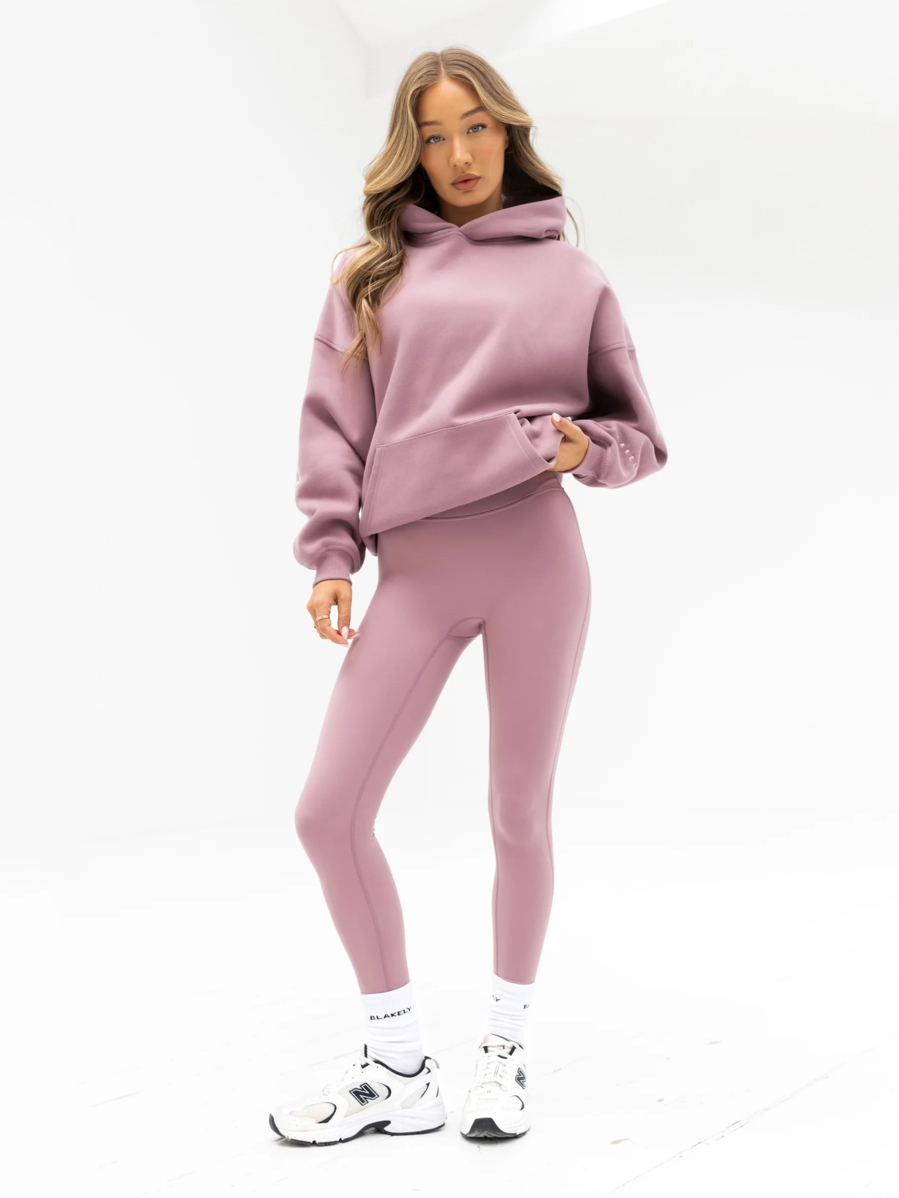 Outline Isabel Oversized Hoodie - Dusty Pink - Image 4