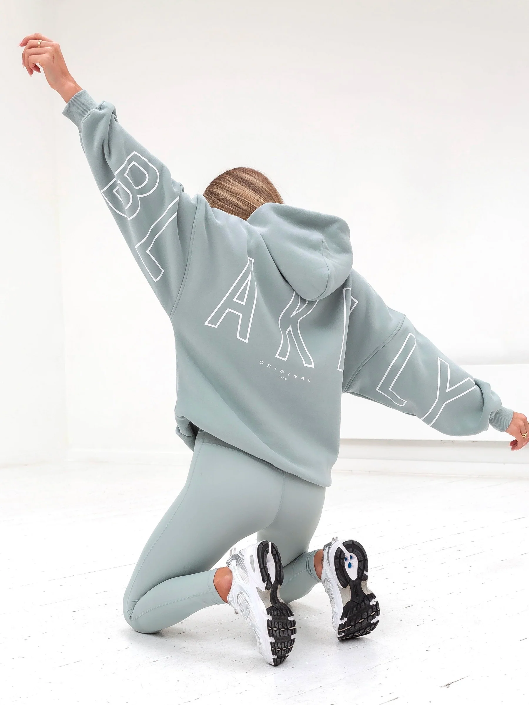 Outline Isabel Oversized Hoodie - Mineral Blue - Image 7