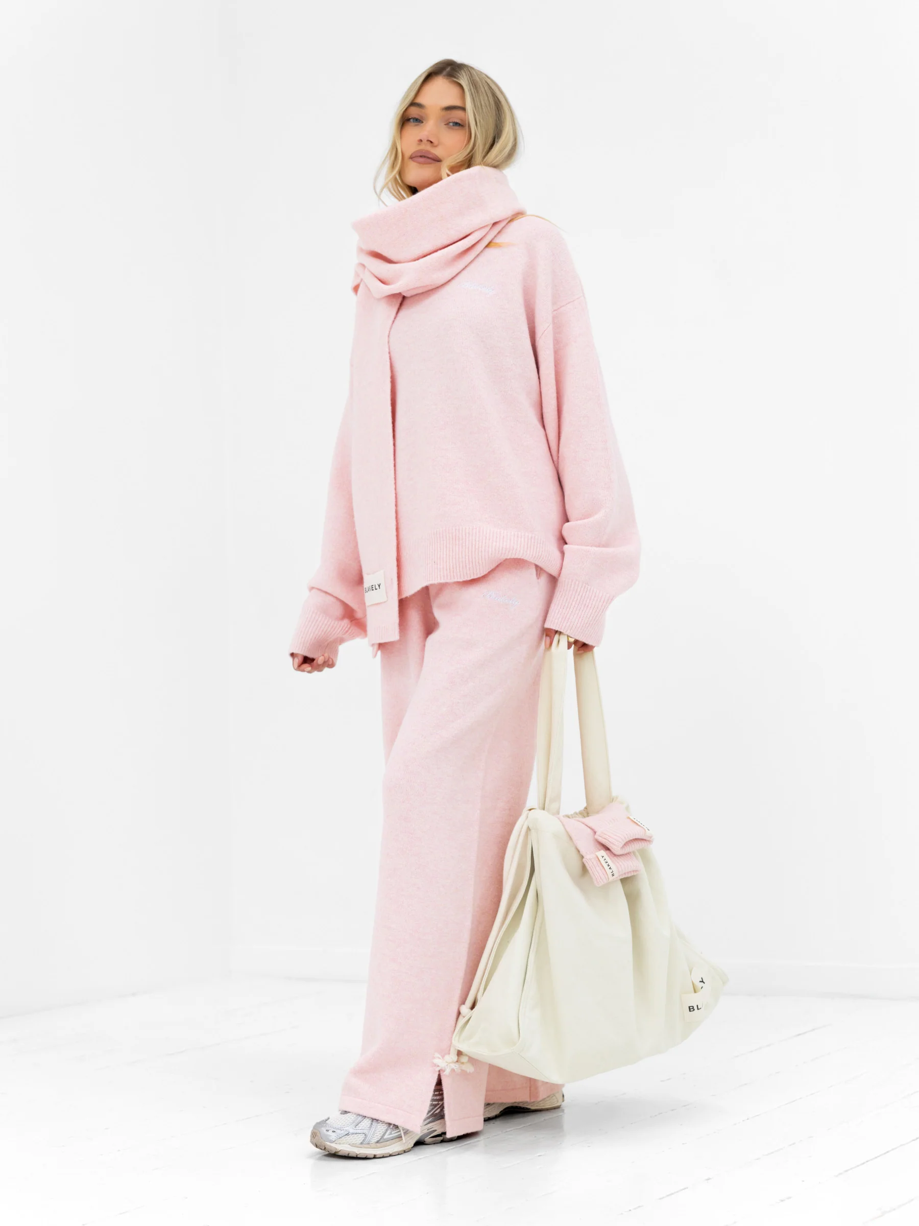 Oversized Knitted Jumper - Marshmallow Pink - Image 4