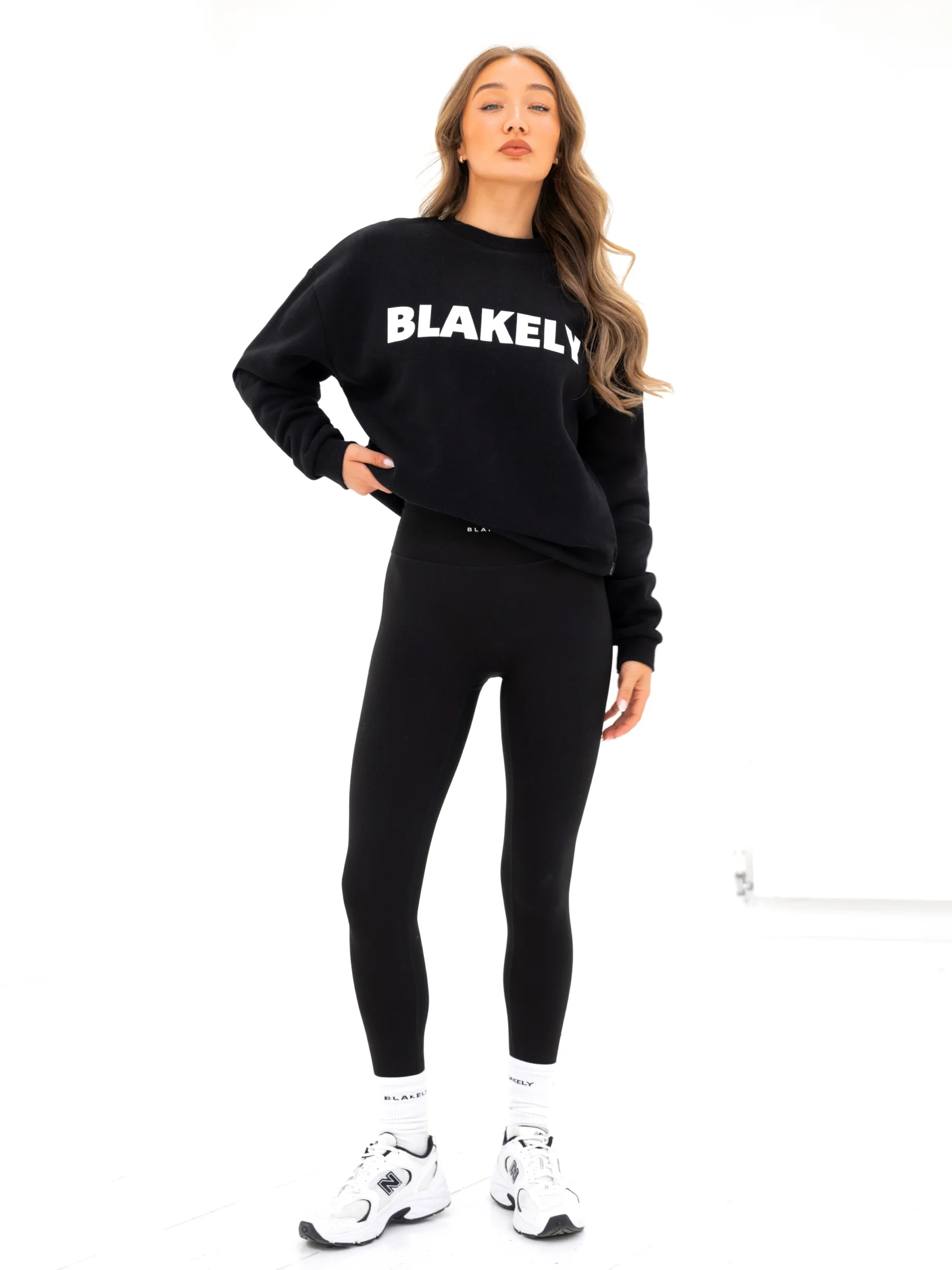 Studio Oversized Jumper - Black - Image 3