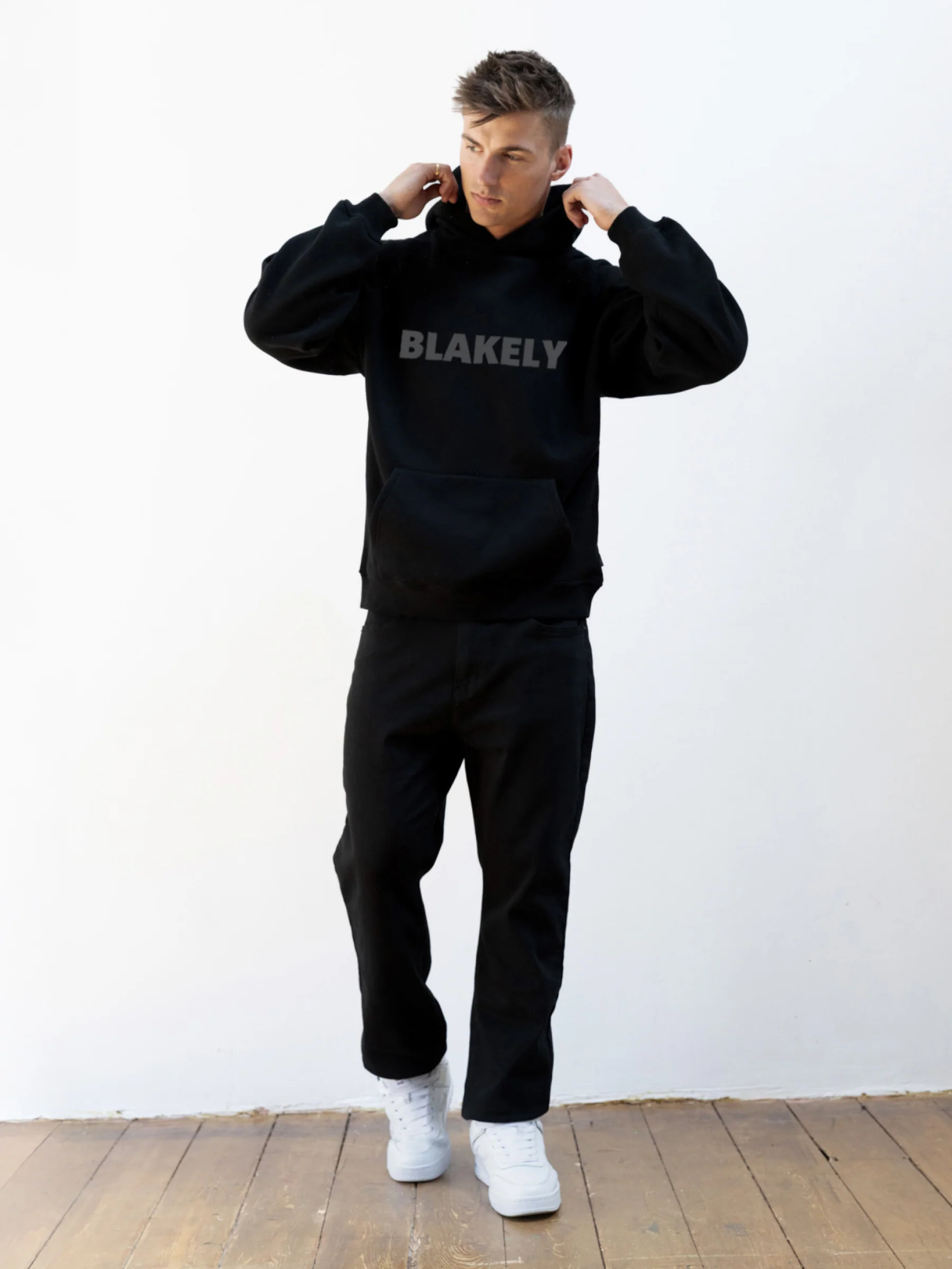 Studio Relaxed Hoodie - Tonal Black - Image 3