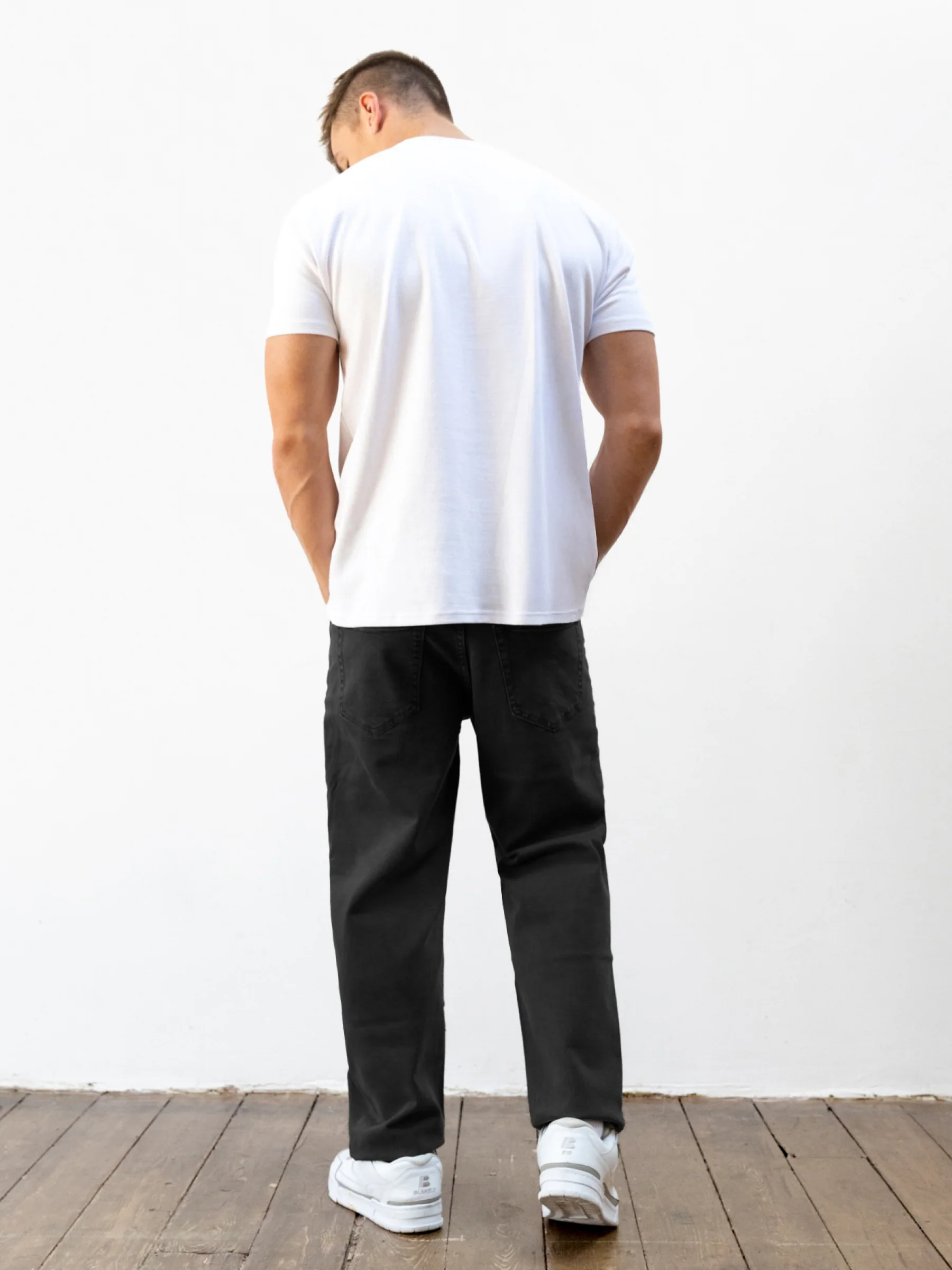 Vol.15 Loose Fitting Jeans - Black - Image 4