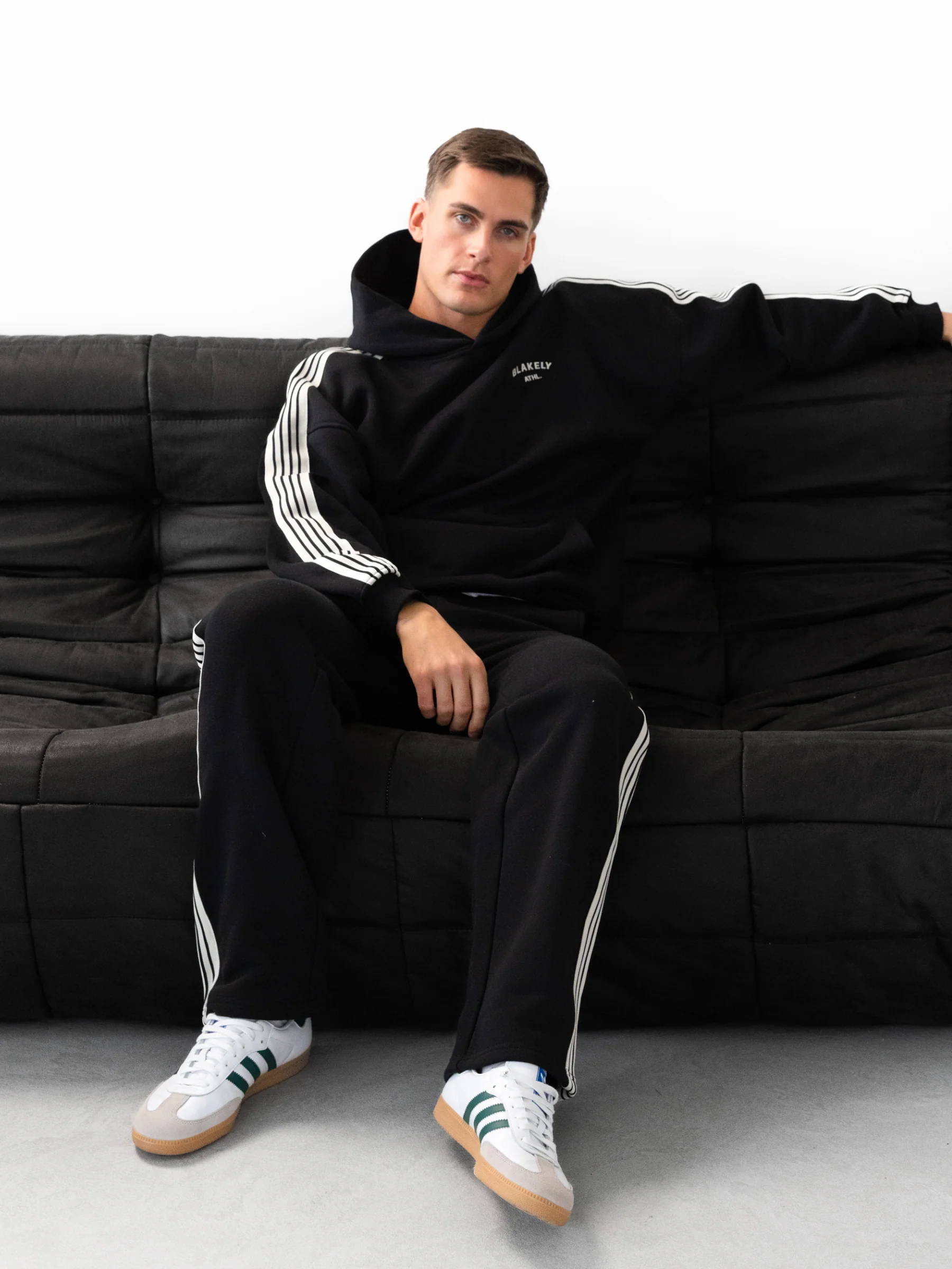 Zayd Relaxed Hoodie - Black - Image 3