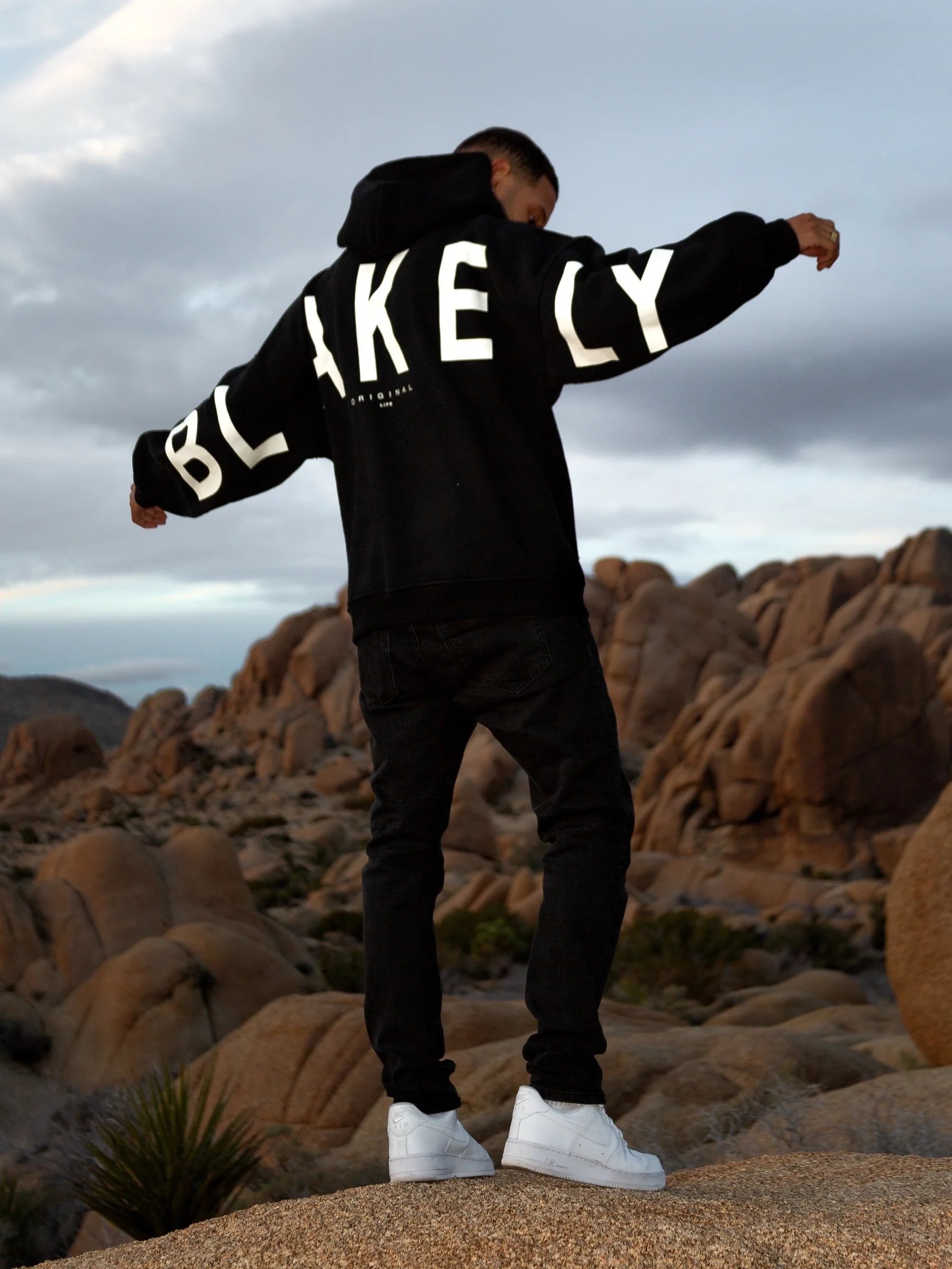 Idris Oversized Hoodie - Black - Image 6